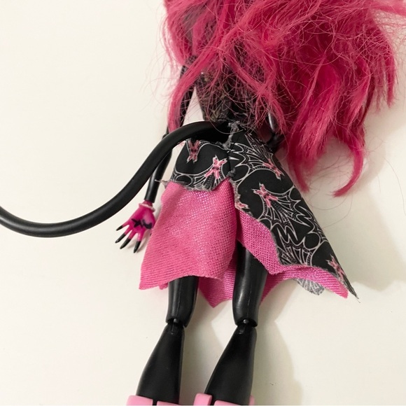 Monster High Catty Noir Doll - Picture 11 of 16